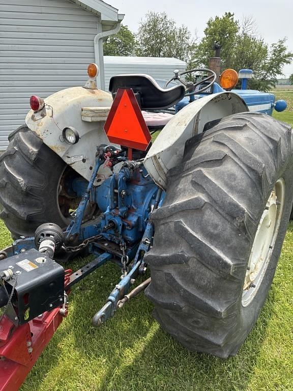 Image of Ford 5000 equipment image 3