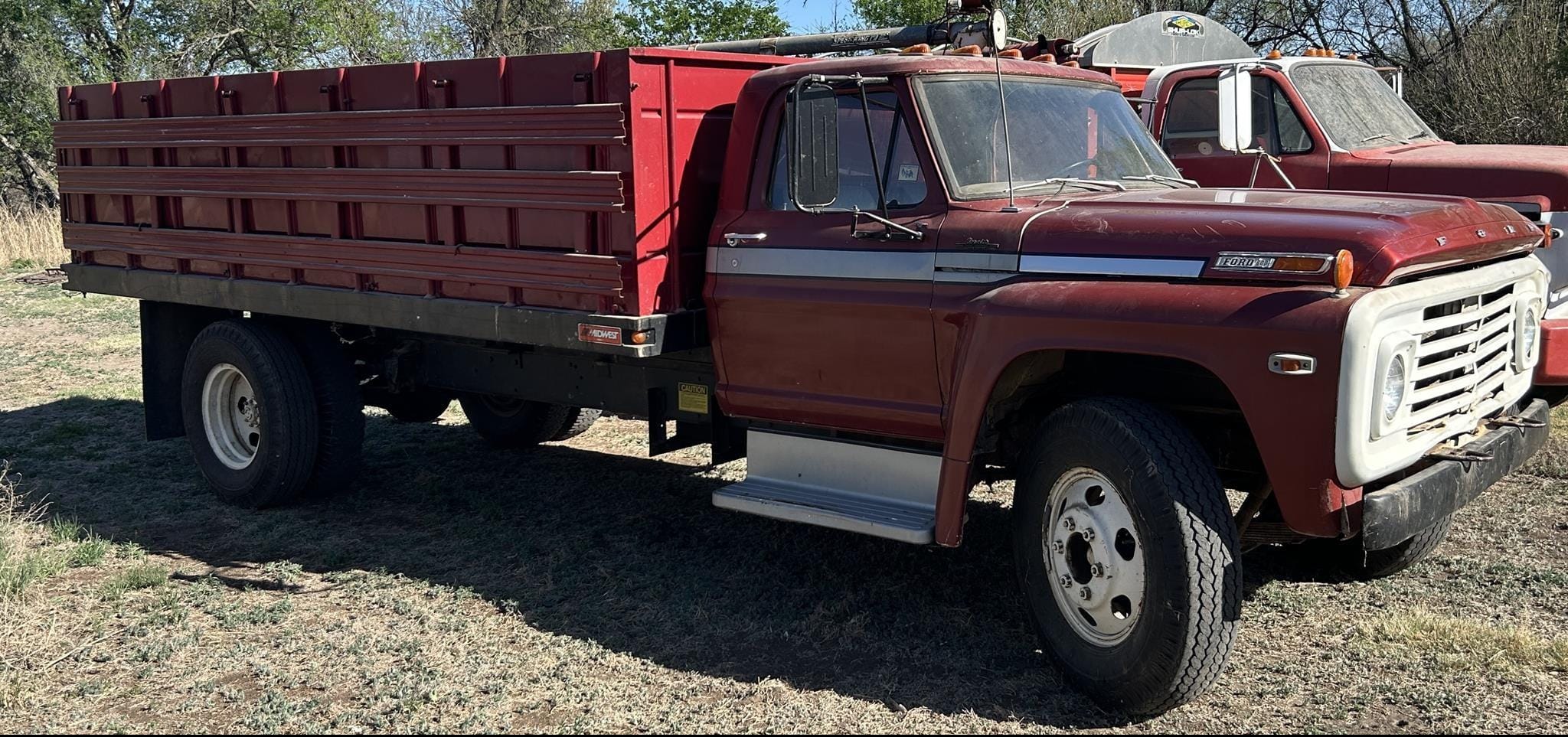 1972 Ford 600 Equipment Image0