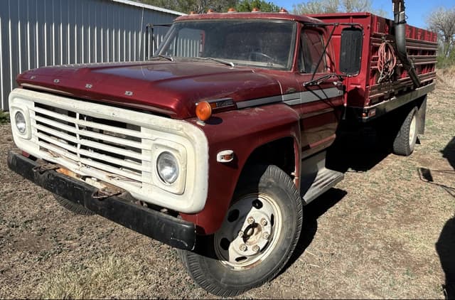 Image of Ford 600 equipment image 2