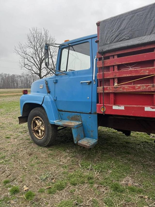 Image of Ford 600 equipment image 3