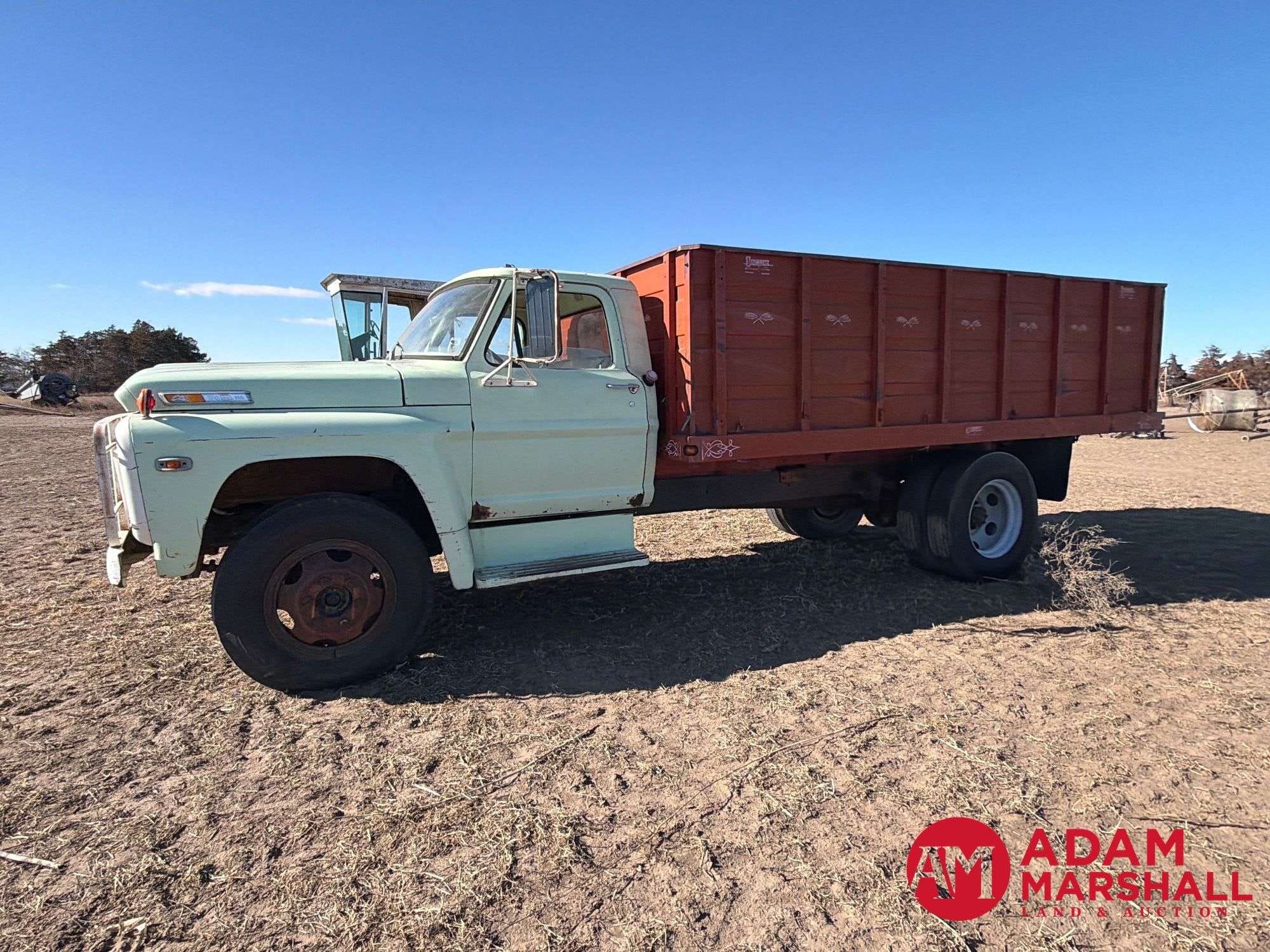 1972 Ford F-600 Equipment Image0