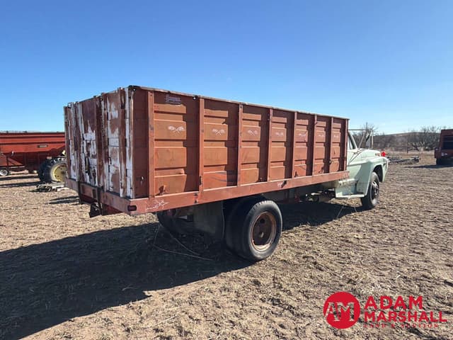 Image of Ford F-600 equipment image 4