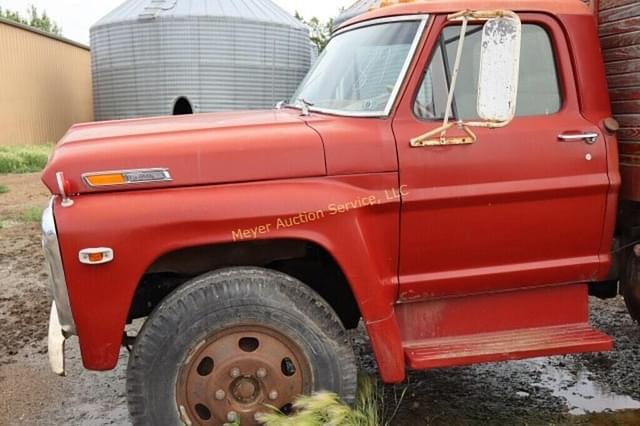 Image of Ford F-600 equipment image 1