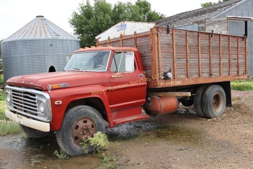 Image of Ford F-600 Primary image