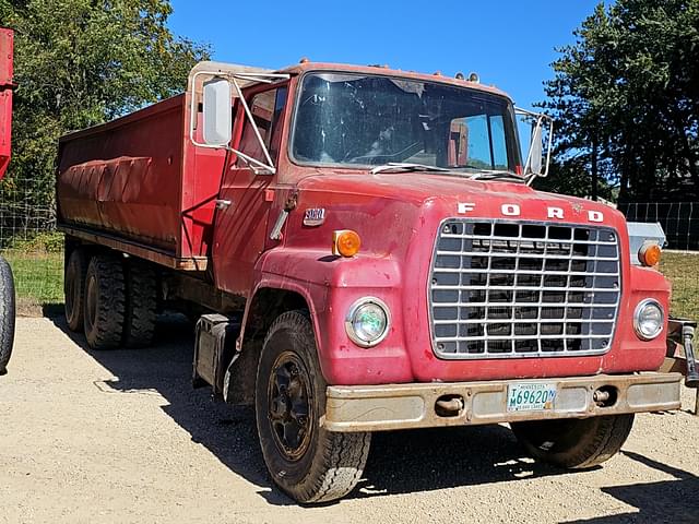 Image of Ford 750 equipment image 1