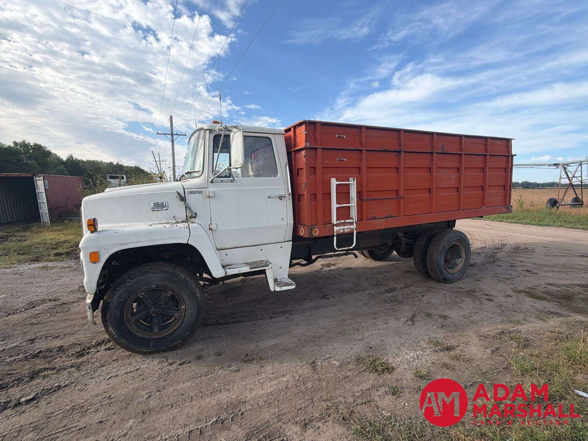 1972 Ford F-800 Equipment Image0