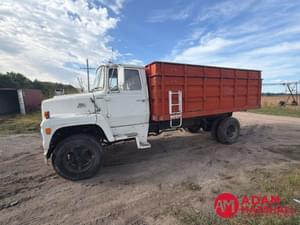 1972 Ford F-800 Image