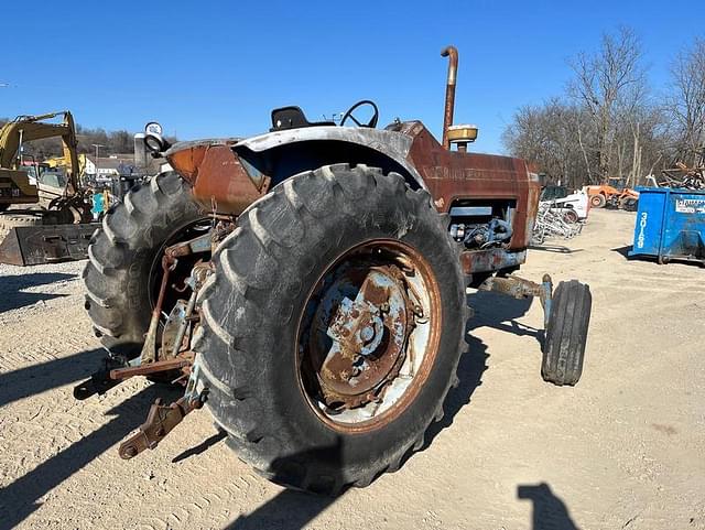 Image of Ford 8000 equipment image 2