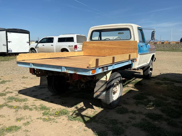 Image of Ford F-250 equipment image 3
