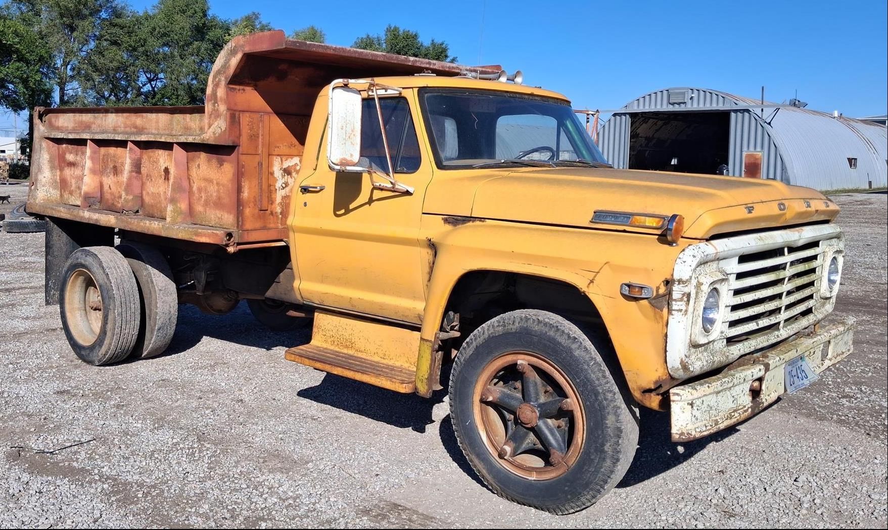 1972 Ford F-600 Equipment Image0