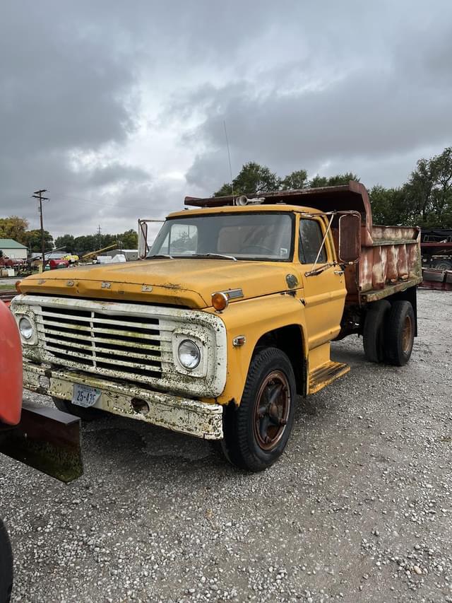 Image of Ford F-600 equipment image 3