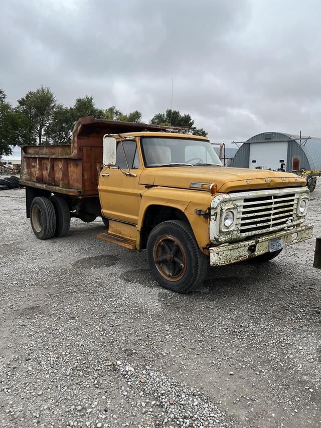 Image of Ford F-600 equipment image 4