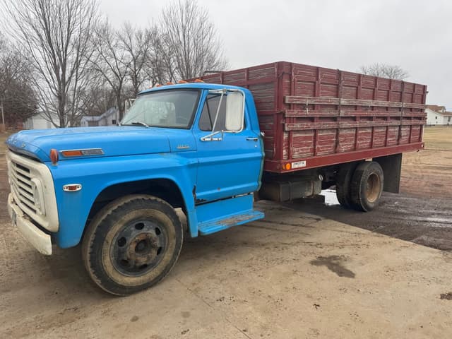 Image of Ford F600 equipment image 1