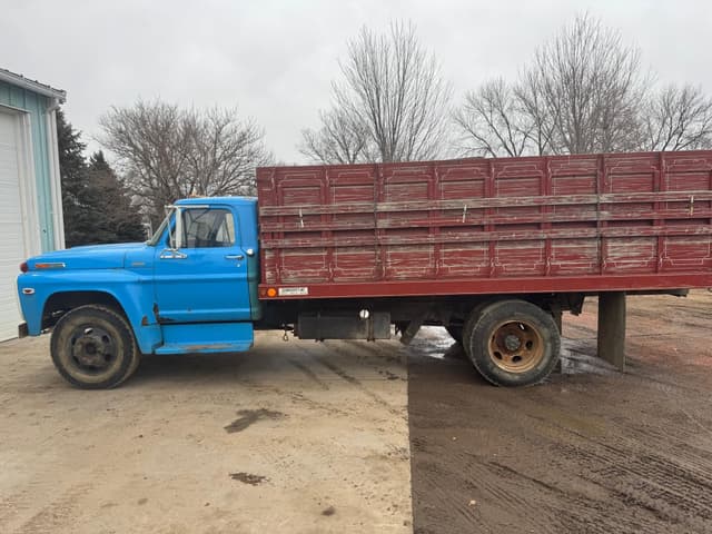 Image of Ford F600 equipment image 2