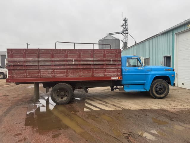 Image of Ford F600 equipment image 3