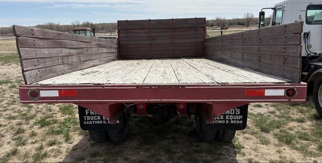 Image of Ford F600 equipment image 3