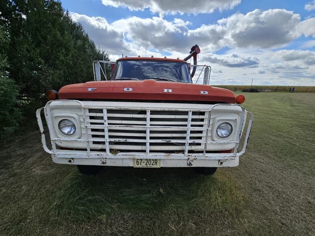 Image of Ford F-600 equipment image 1