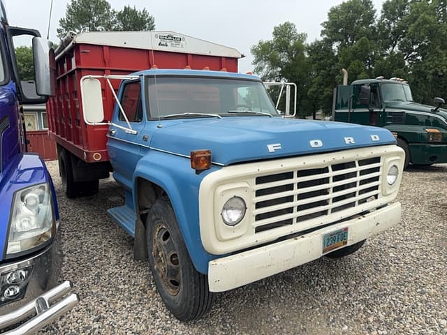Image of Ford F-600 equipment image 2