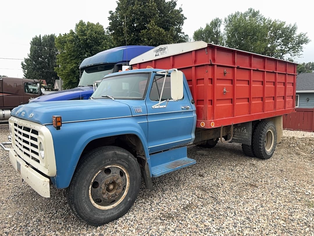 Image of Ford F-600 Primary image