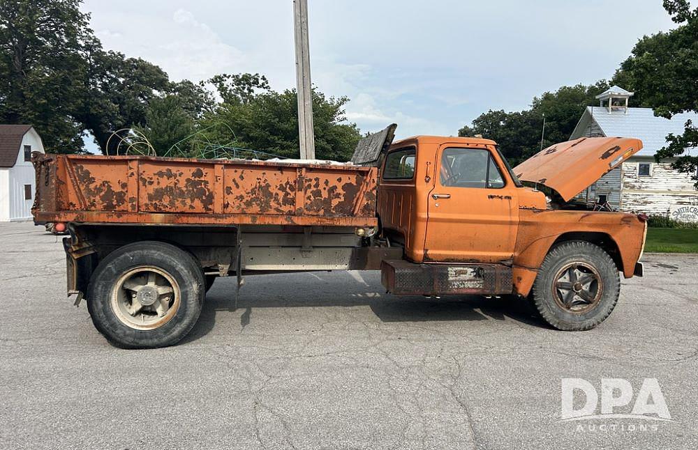 Image of Ford F-750 Primary image