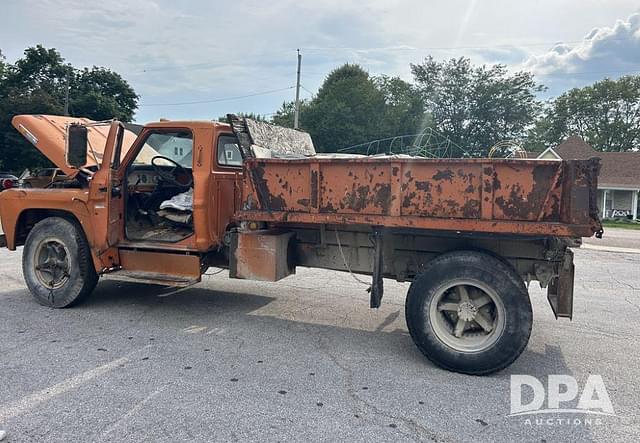 Image of Ford F-750 equipment image 1