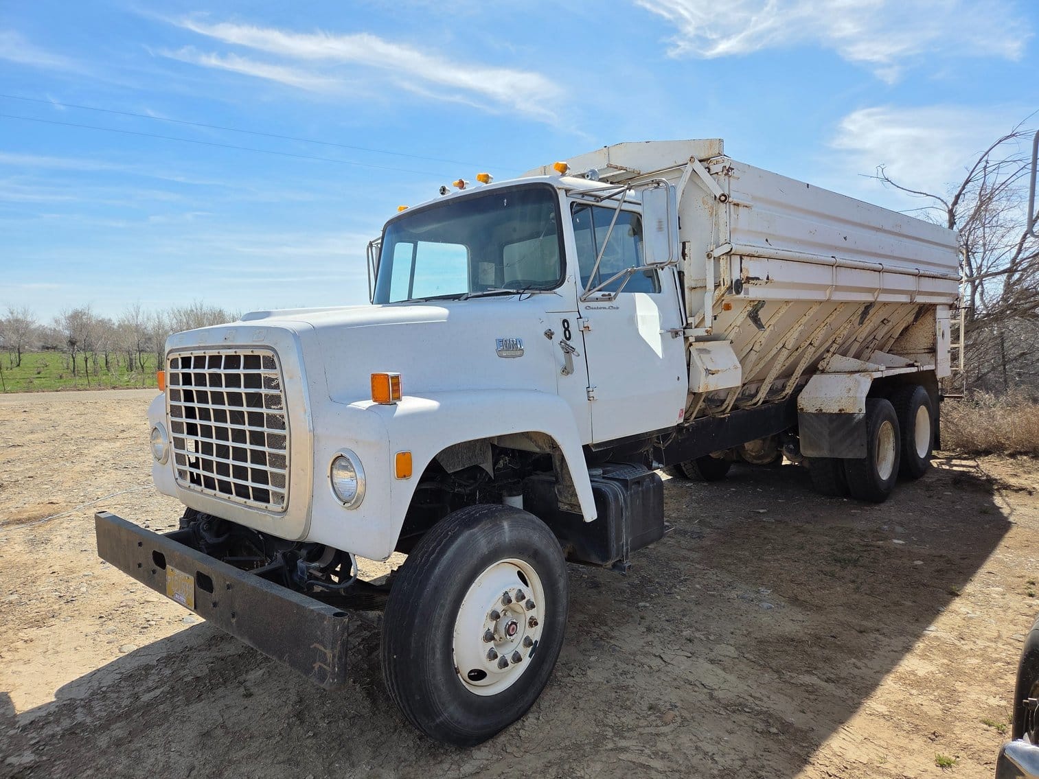 1972 Ford L9000 Equipment Image0