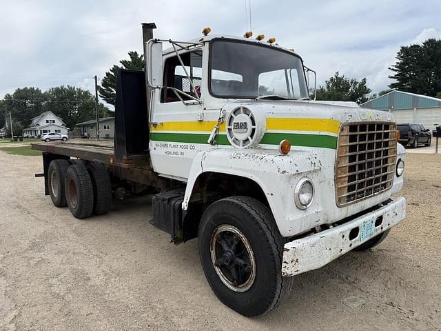 Image of Ford L9000 equipment image 2