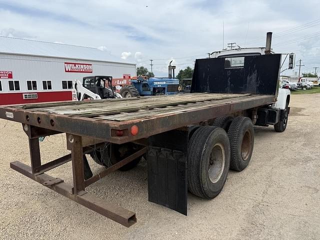 Image of Ford L9000 equipment image 3