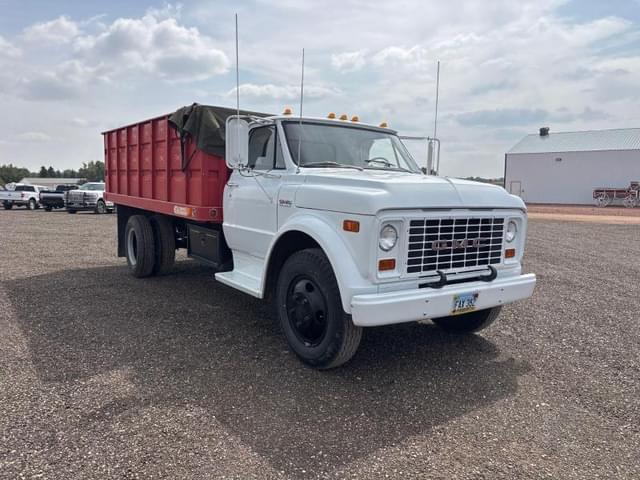 Image of GMC 5500 equipment image 2