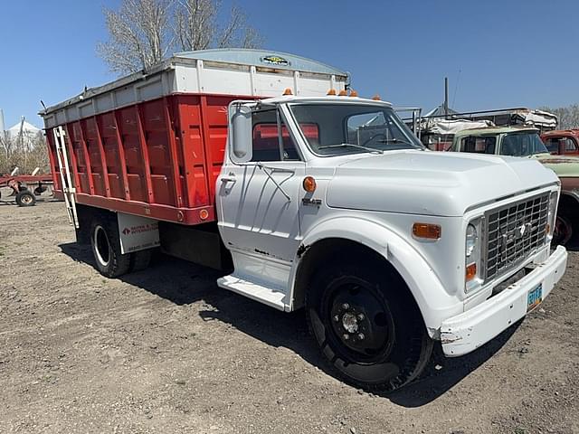 Image of GMC 5500 equipment image 2