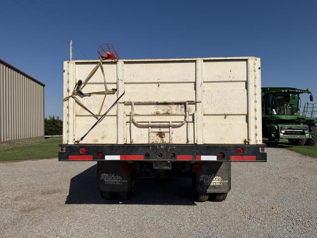 Image of GMC 6500 equipment image 4