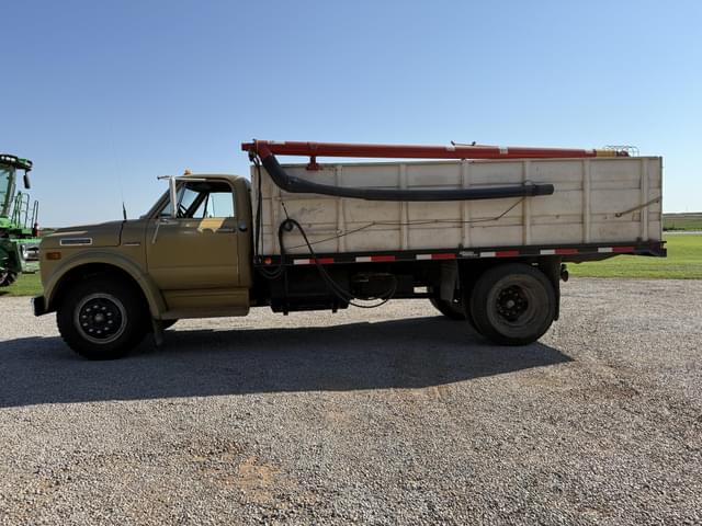 Image of GMC 6500 equipment image 1