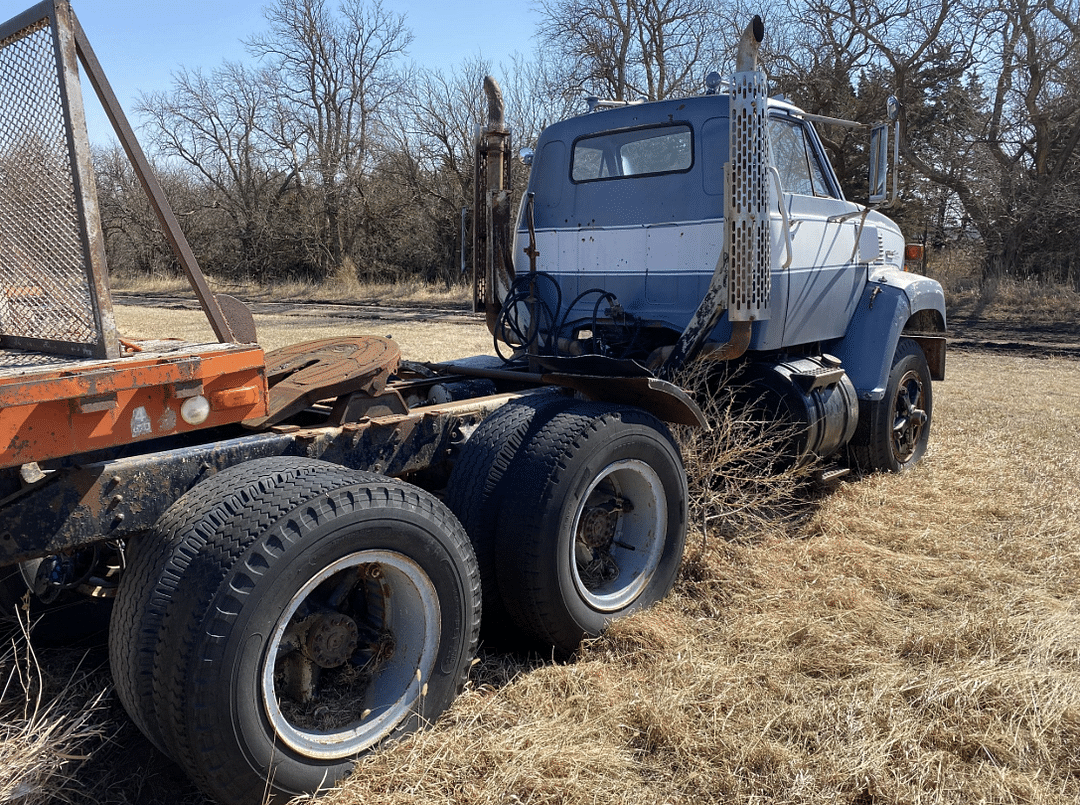 Image of GMC 9500 Image 1