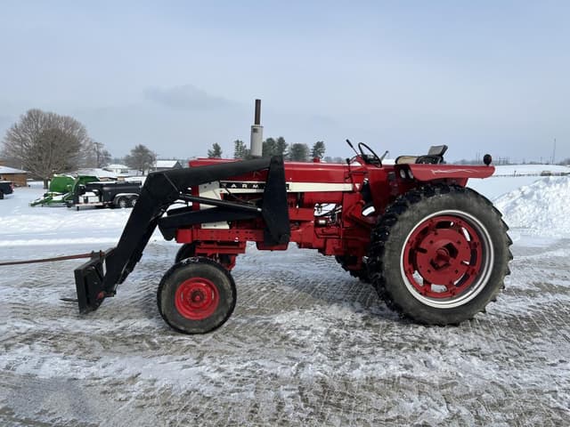Image of International Harvester 656 equipment image 1