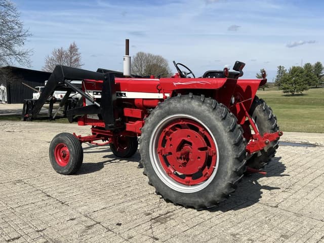 Image of International Harvester 656 equipment image 3