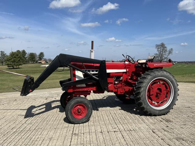 Image of International Harvester 656 equipment image 1