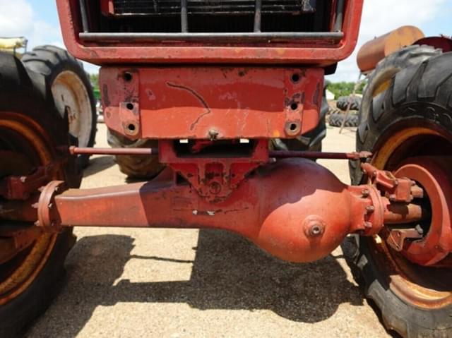 Image of International Harvester 1066 equipment image 4