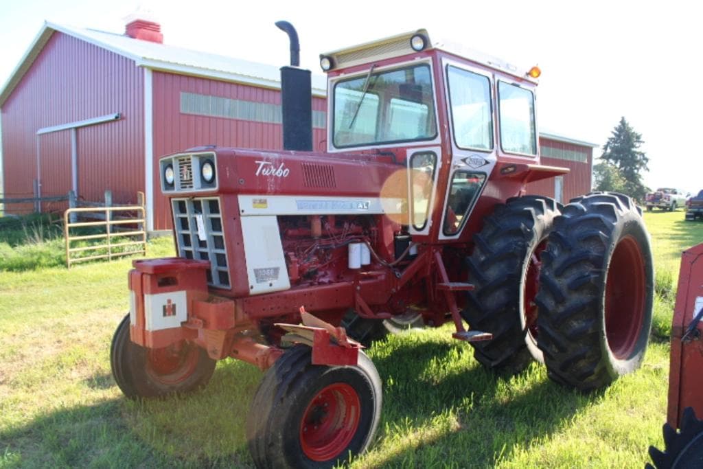 Image of International Harvester 1066 Primary image