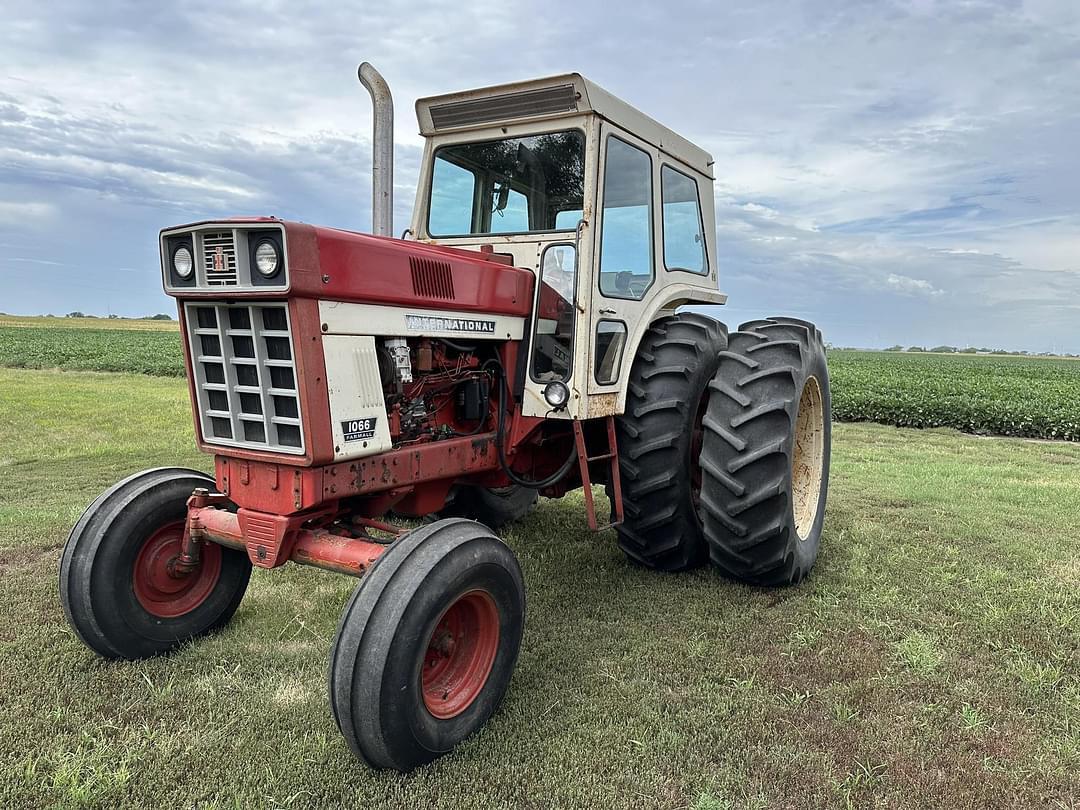 Image of International Harvester 1066 Primary image