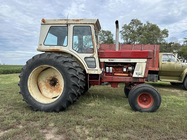 Image of International Harvester 1066 equipment image 3