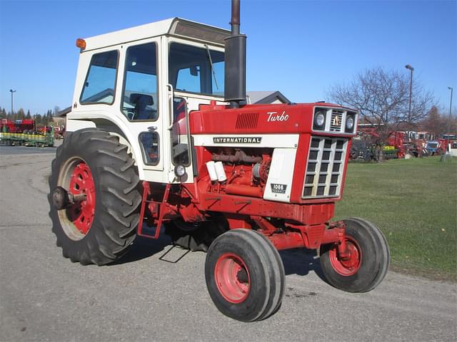 Image of International Harvester 1066 equipment image 4