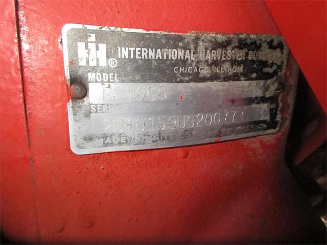 Image of International Harvester 1066 equipment image 3