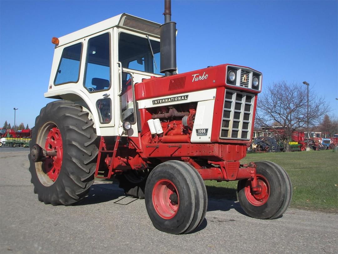 Image of International Harvester 1066 Primary image