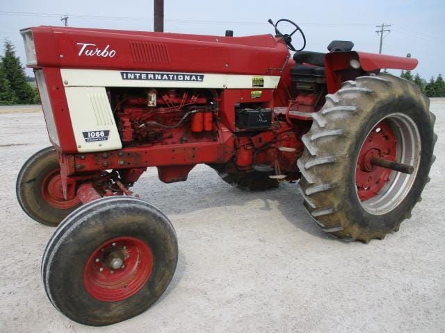 Main image International Harvester 1066