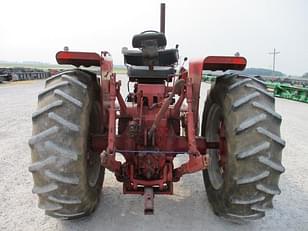 Main image International Harvester 1066 10