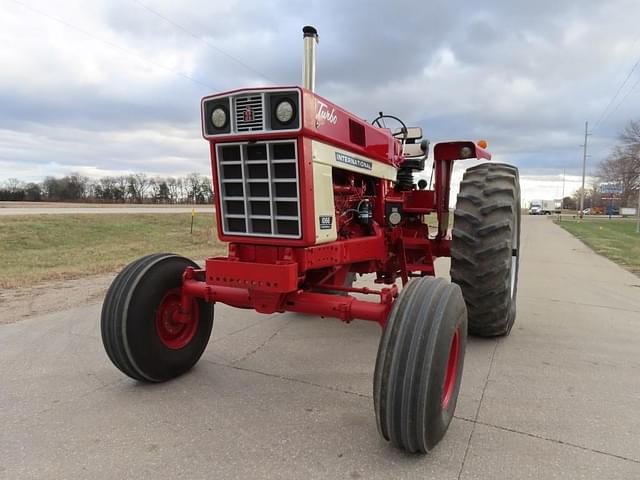 Image of International Harvester 1066 equipment image 1