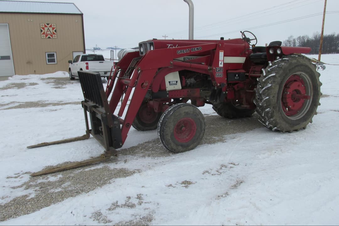 Image of International Harvester 1066 Primary image