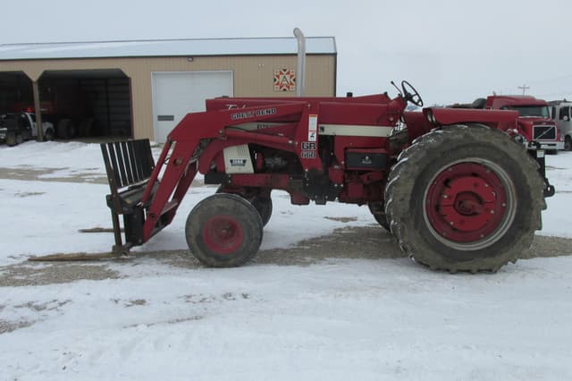 Image of International Harvester 1066 equipment image 1