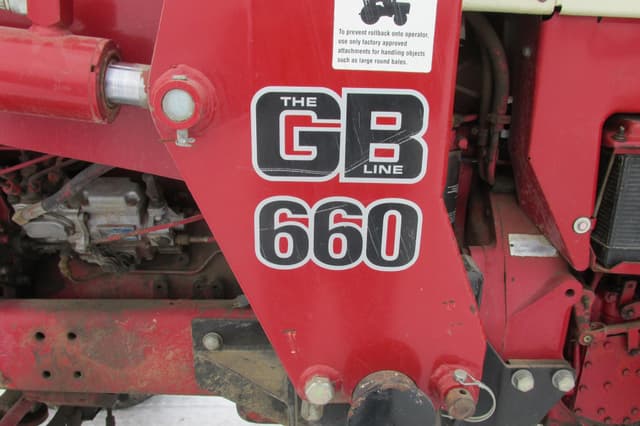 Image of International Harvester 1066 equipment image 3