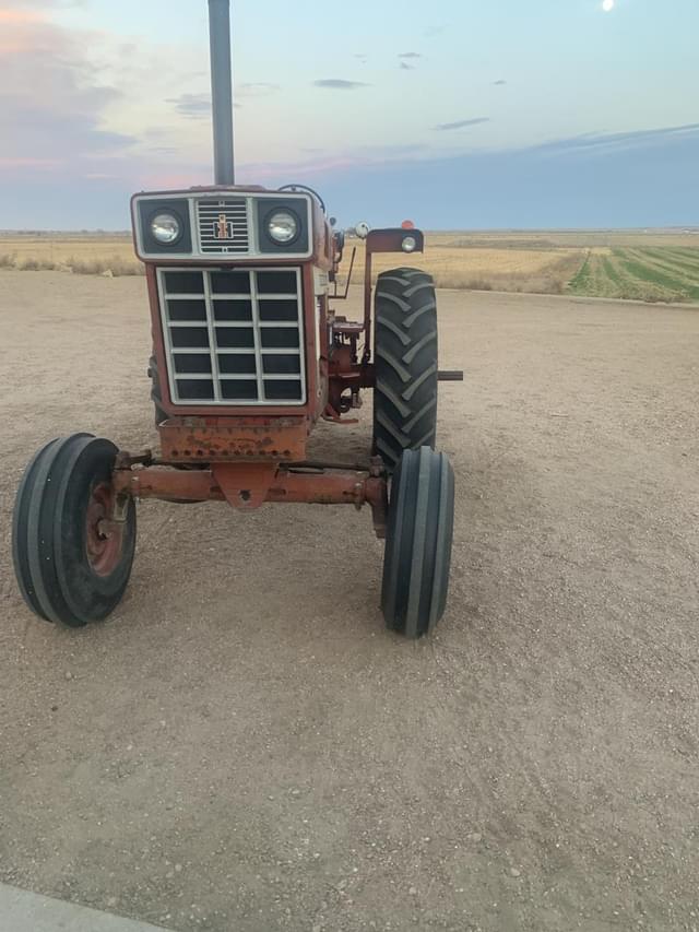 Image of International Harvester 1066 equipment image 4